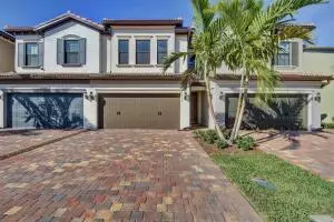 4599 San Fratello CIR, Lake Worth, FL 33467