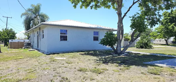 Belle Glade, FL 33430,716 NW 16th ST