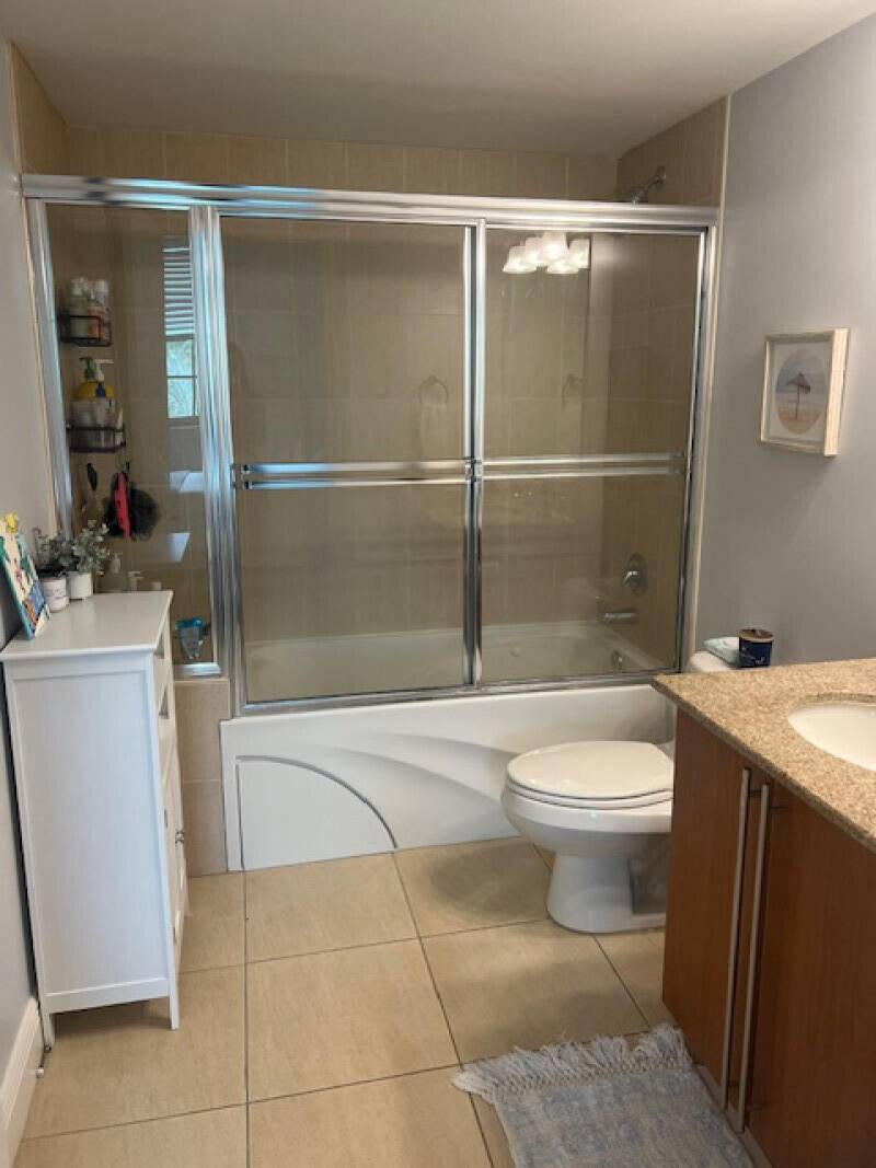West Palm Beach, FL 33401,610 Clematis ST 421