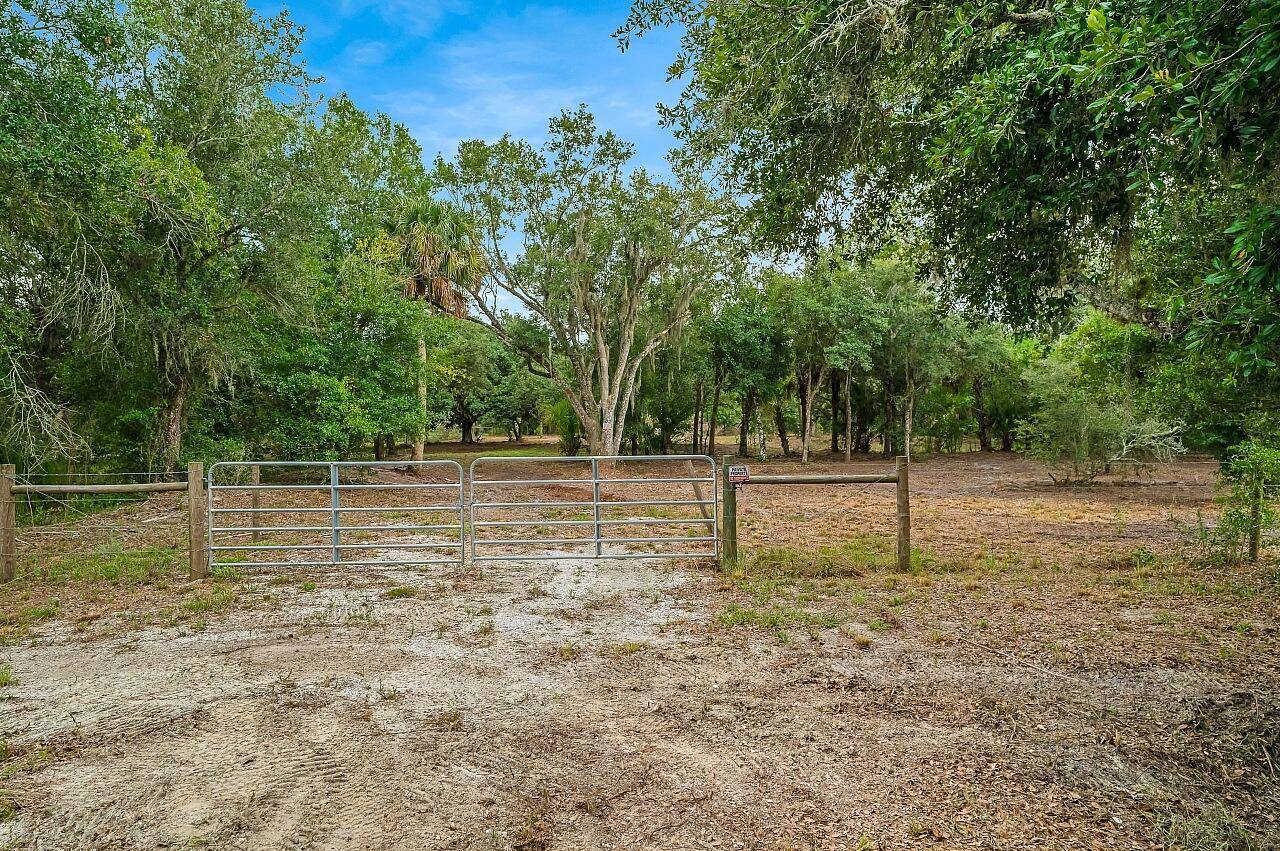 Okeechobee, FL 34972,20168 NW 294th ST