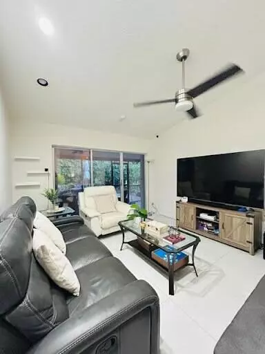 Margate, FL 33063,7624 S Pinewalk DR 147