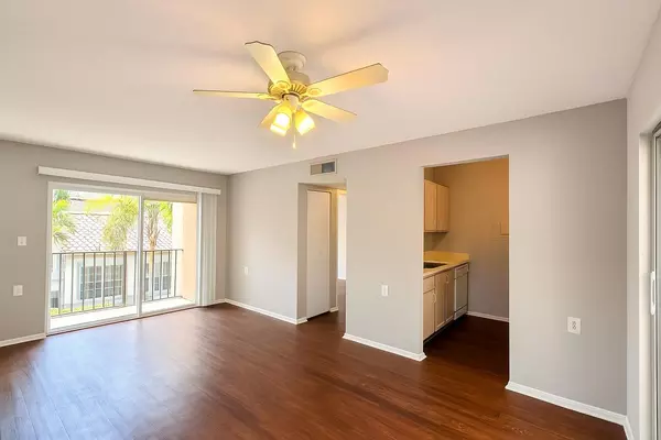 West Palm Beach, FL 33411,1089 N Benoist Farms RD 201