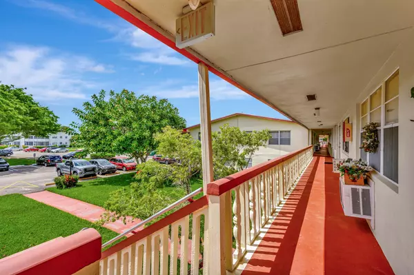 West Palm Beach, FL 33417,47 Camden B