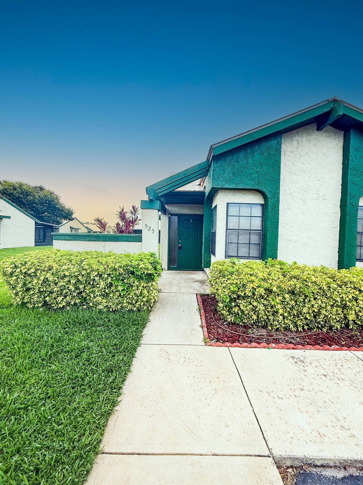 525 SW Sara BLVD, Port Saint Lucie, FL 34953