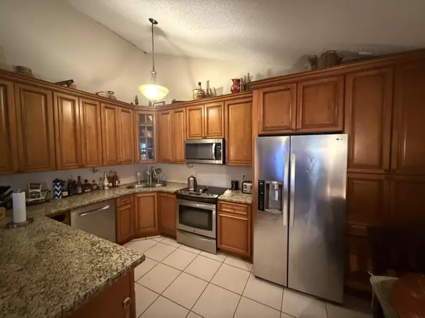 9828 Boca Gardens TRL D, Boca Raton, FL 33496