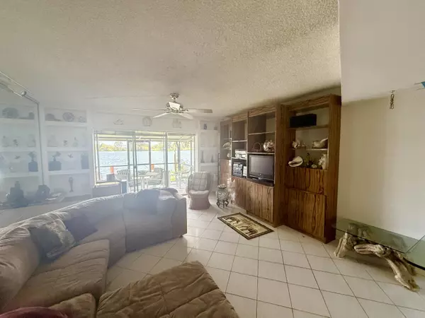 Deerfield Beach, FL 33064,1100 Crystal Lake DR 107