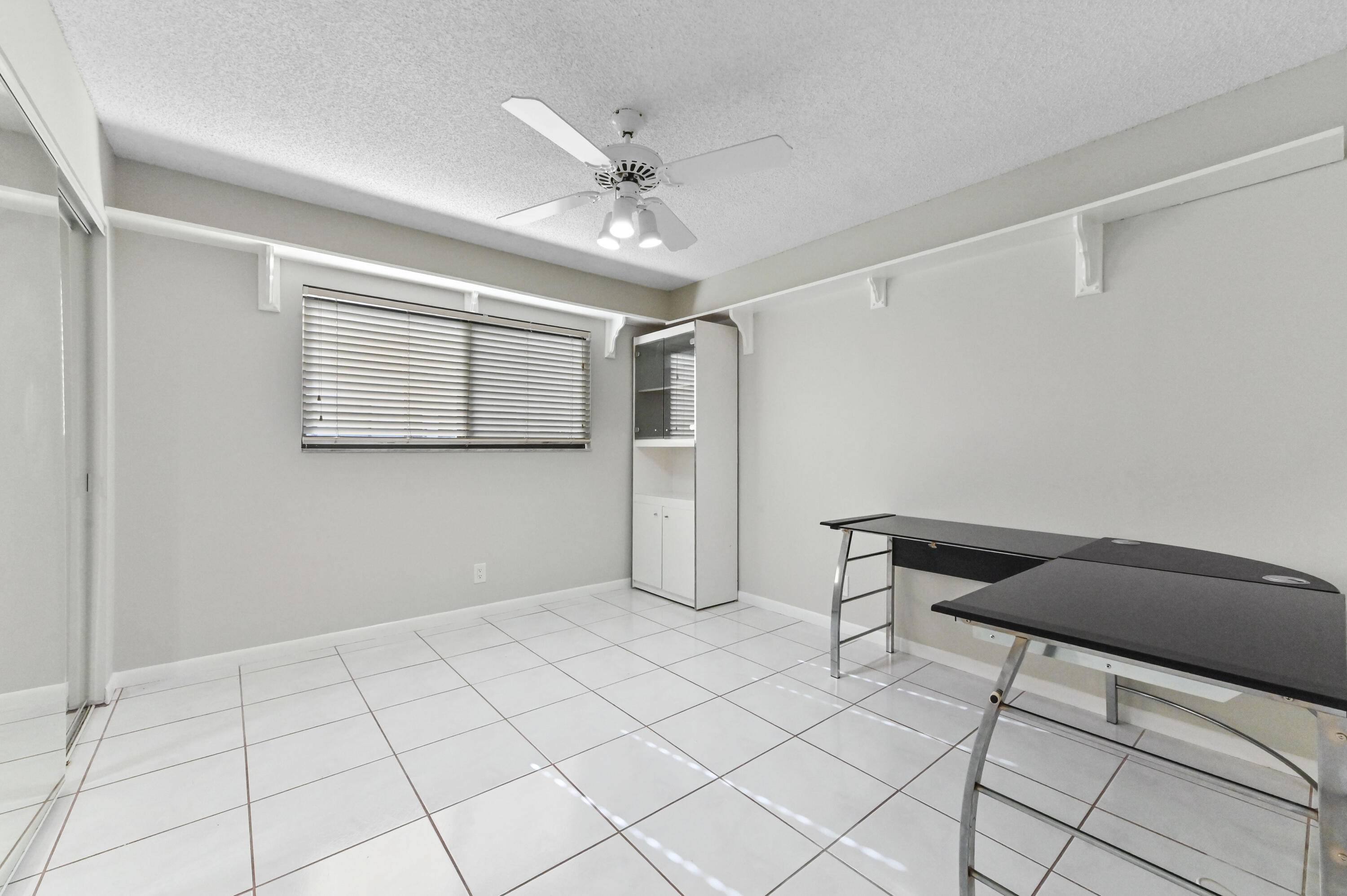 Delray Beach, FL 33484,15451 Pembridge DR 207