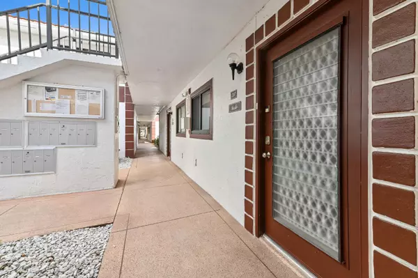 Delray Beach, FL 33484,15451 Pembridge DR 207