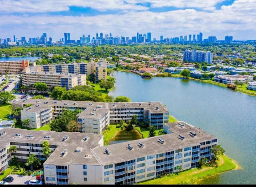 Miami, FL 33179,1750 NE 191st ST 600