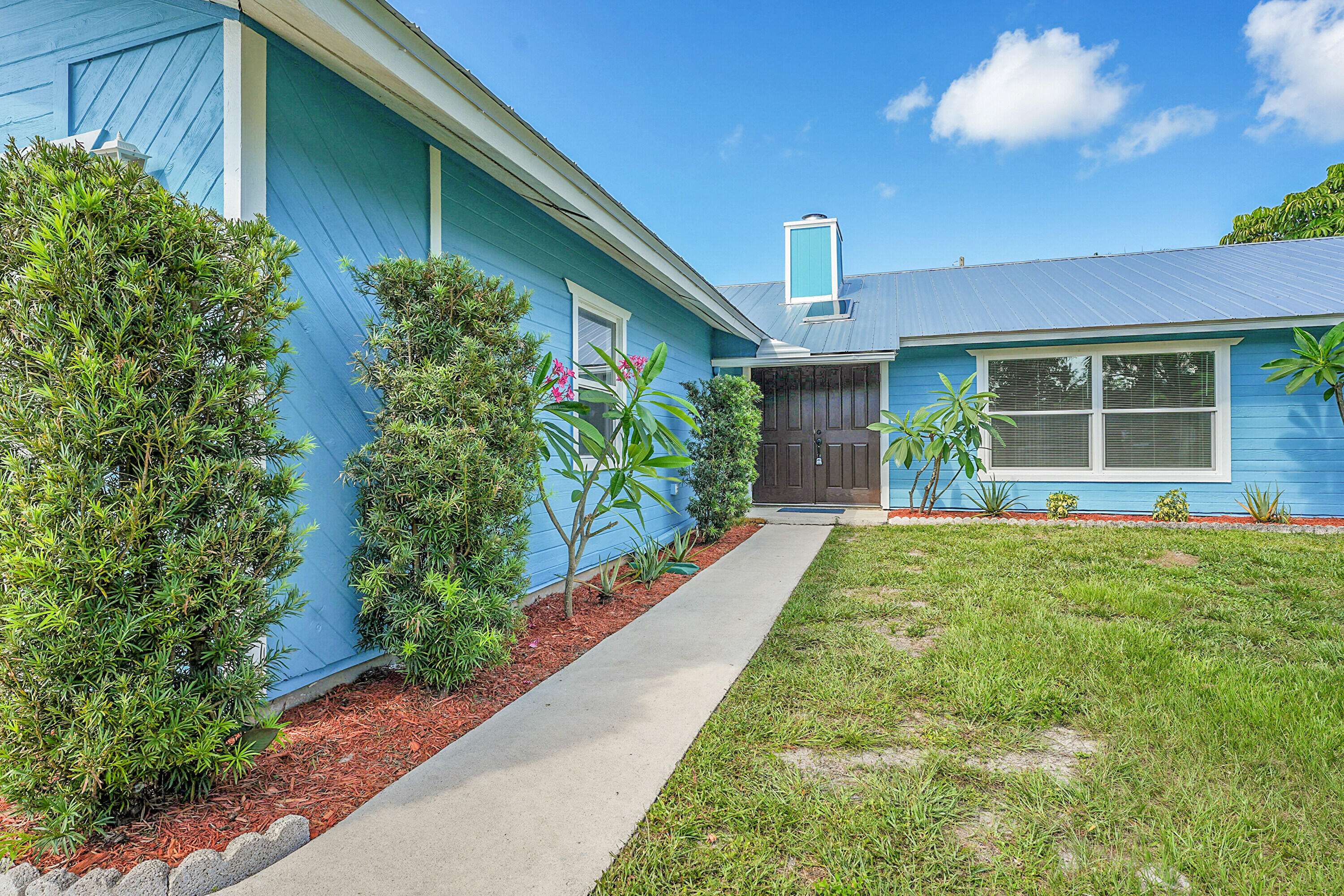 Stuart, FL 34997,5801 SE Cable DR