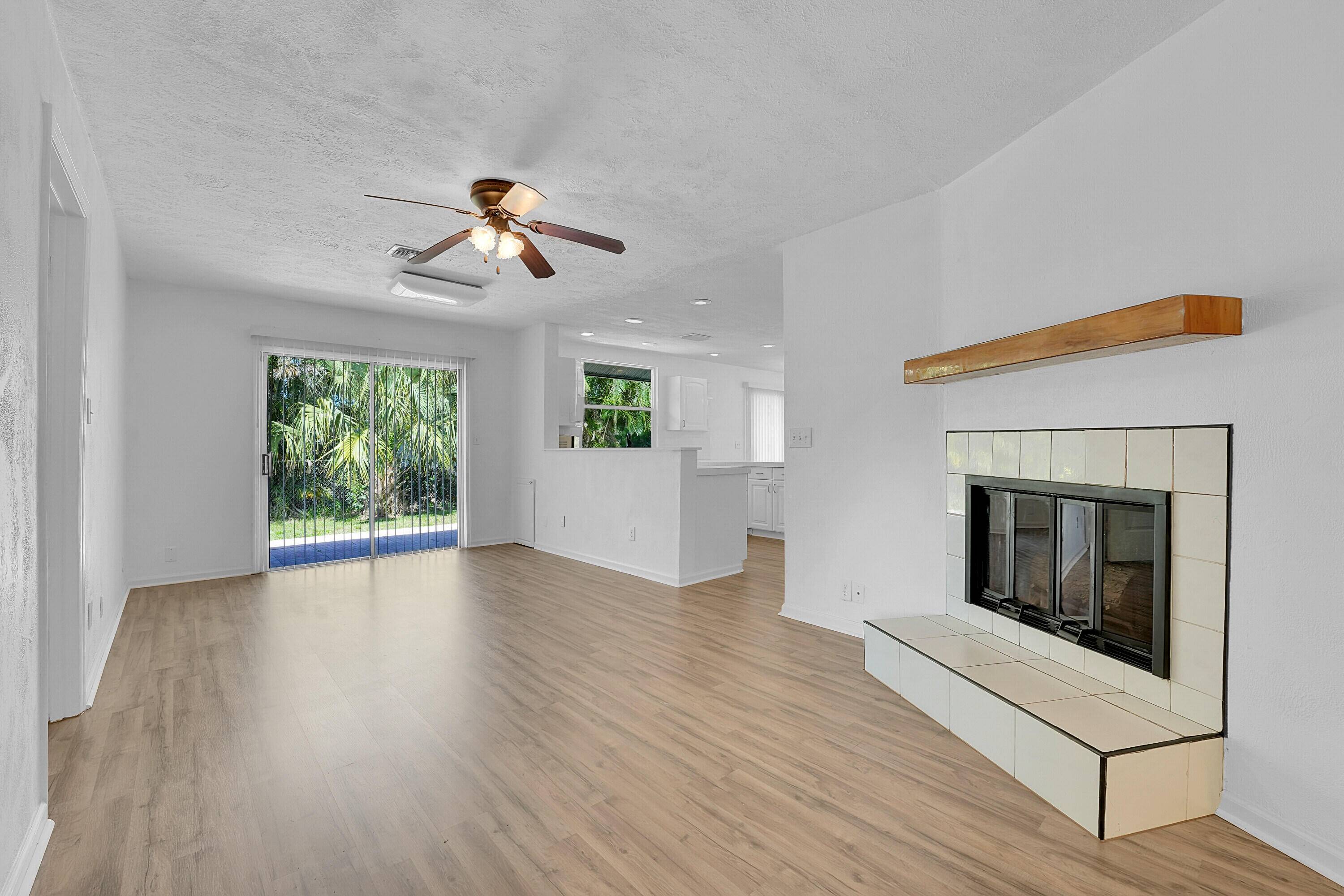 Stuart, FL 34997,5801 SE Cable DR