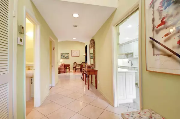 Lake Worth, FL 33467,6749 Versailles CT