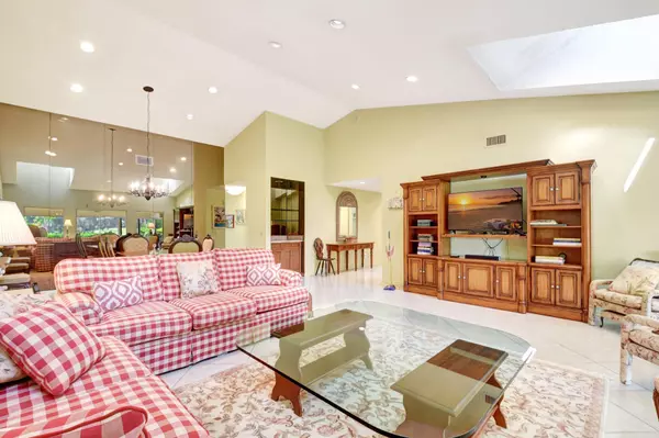 Lake Worth, FL 33467,6749 Versailles CT