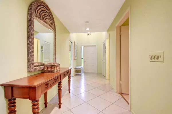 Lake Worth, FL 33467,6749 Versailles CT