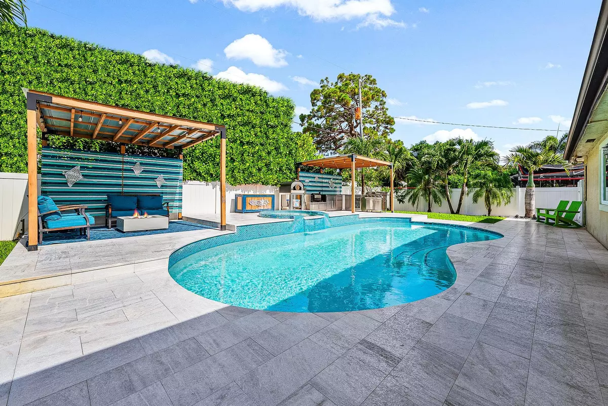 Palm Beach Gardens, FL 33410,14283 Joan DR