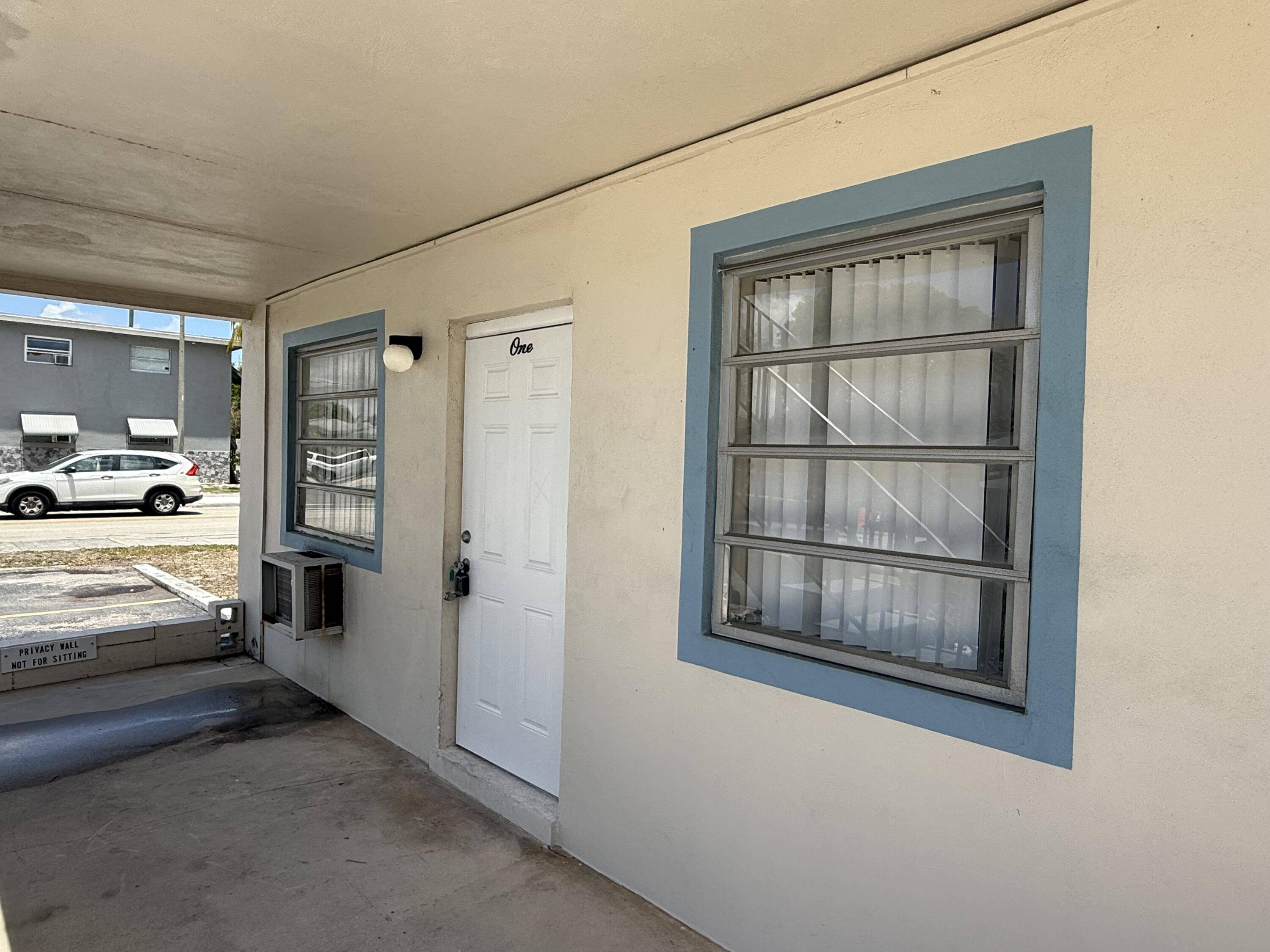 Lake Worth Beach, FL 33460,1502 N Federal HWY 1