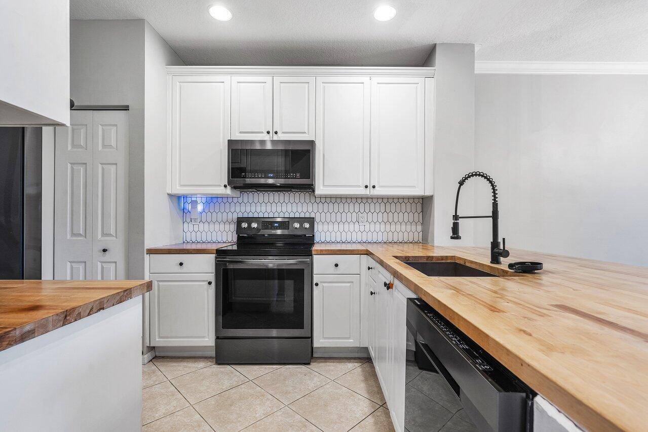 Delray Beach, FL 33484,173 Coconut Key LN
