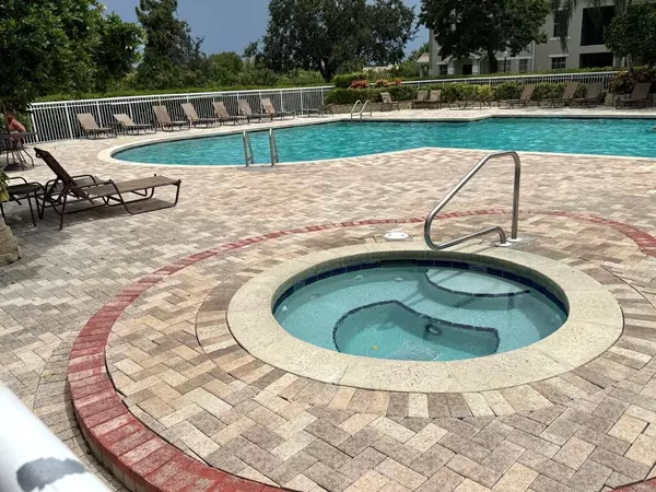 Port Saint Lucie, FL 34986,158 SW Peacock BLVD 30-101
