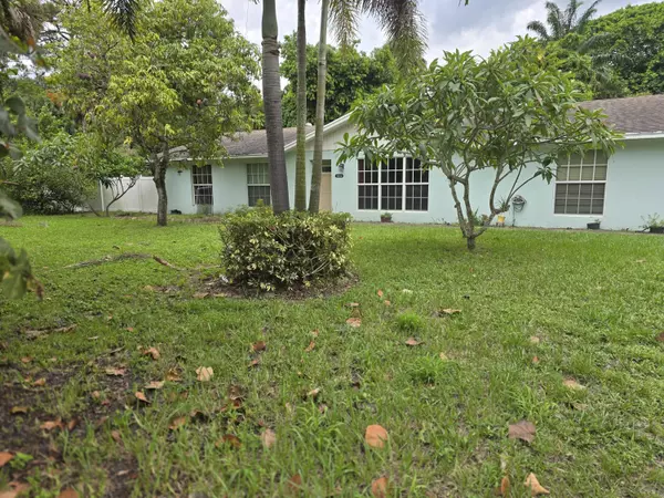 5213 Bethany LN, Haverhill, FL 33415