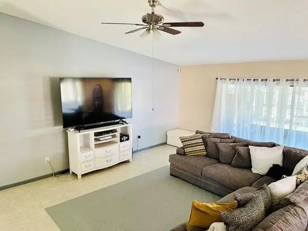 Royal Palm Beach, FL 33411,174 Roycourt CIR