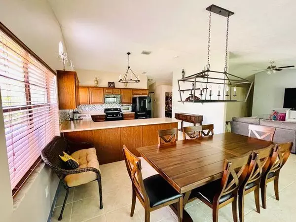 Royal Palm Beach, FL 33411,174 Roycourt CIR