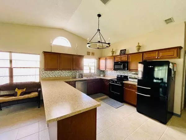 Royal Palm Beach, FL 33411,174 Roycourt CIR