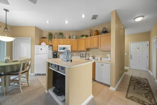 Port Saint Lucie, FL 34986,9894 Perfect DR 21
