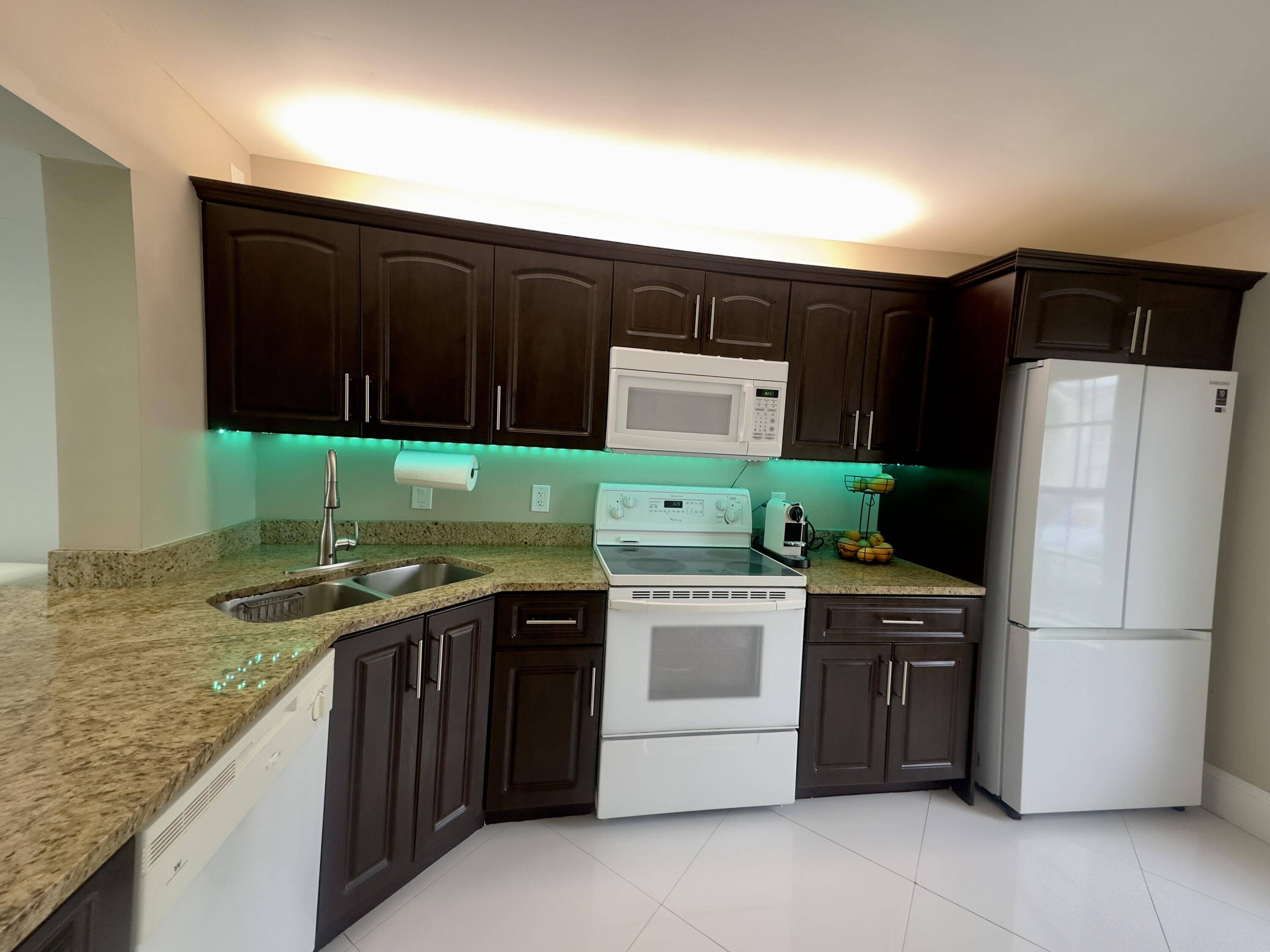 Greenacres, FL 33415,214 Foxtail DR G