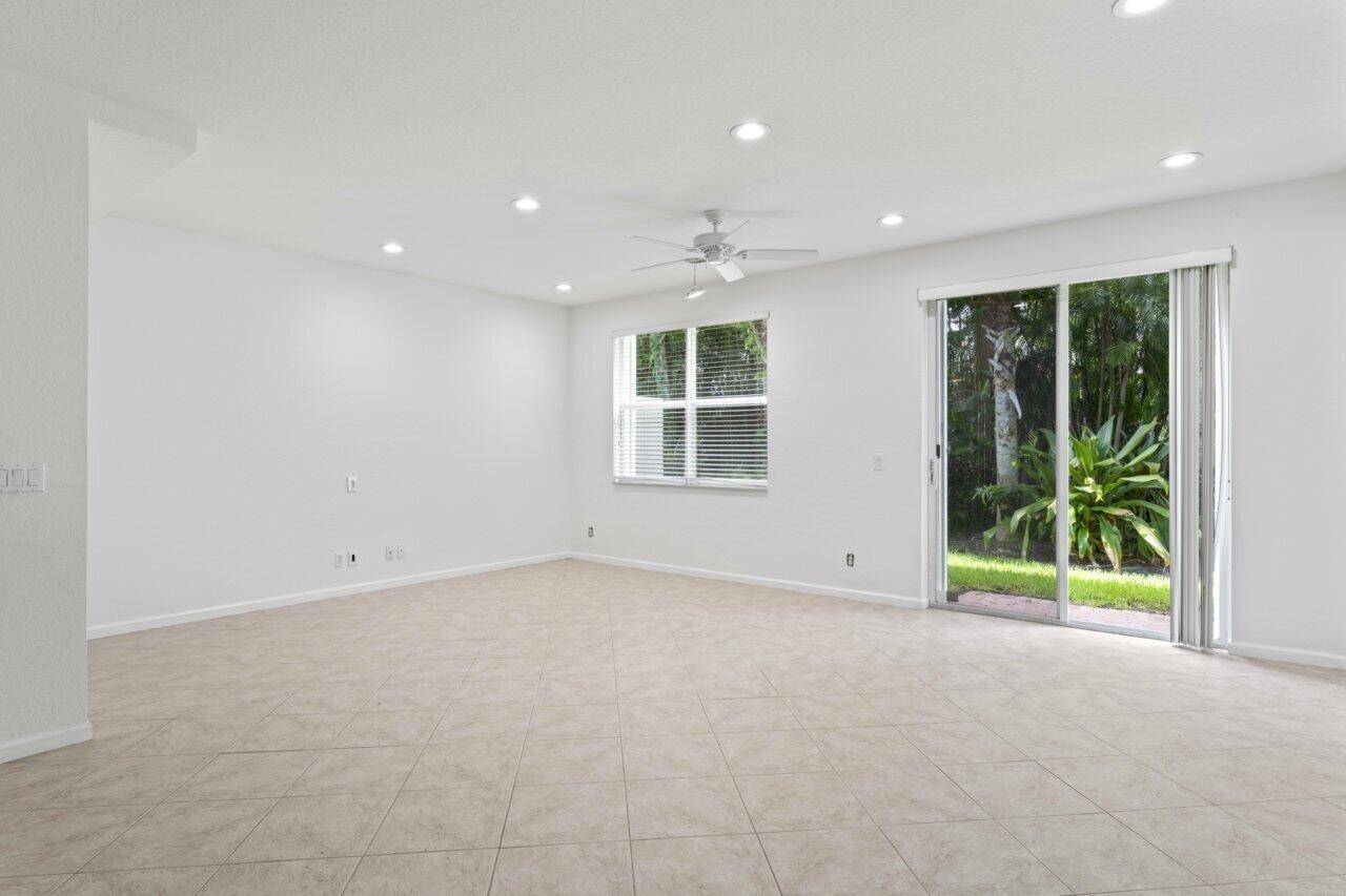 Delray Beach, FL 33484,16121 Poppyseed CIR 1705