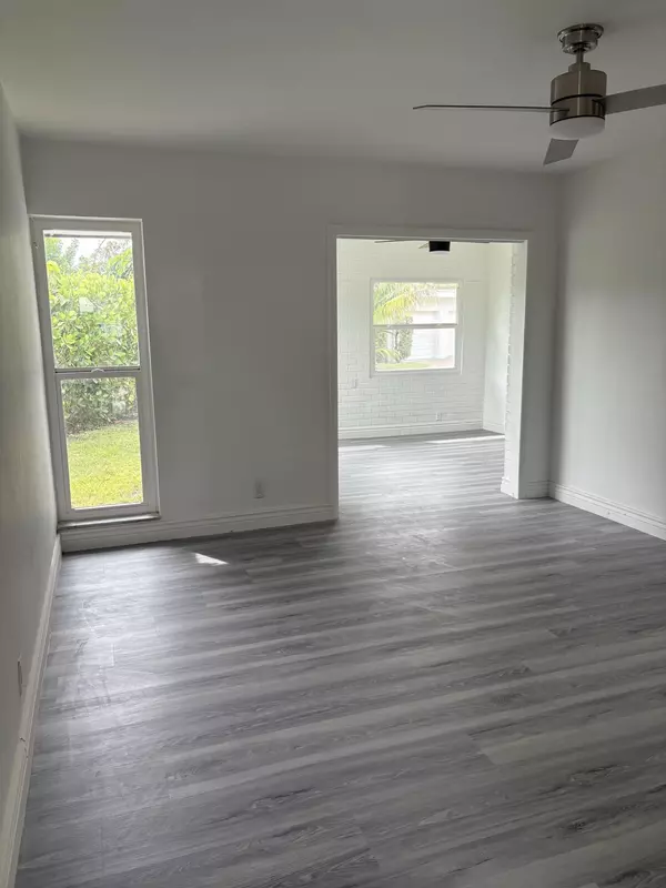 Tamarac, FL 33319,5904 Cedar CIR