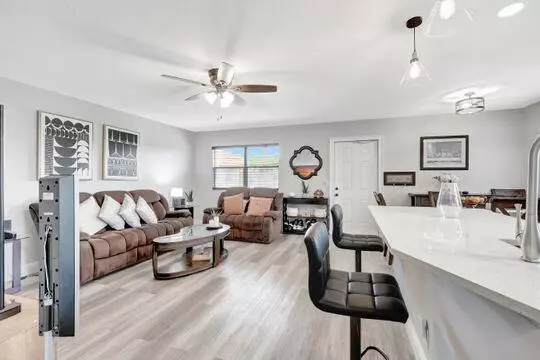 Delray Beach, FL 33446,313 Saxony G