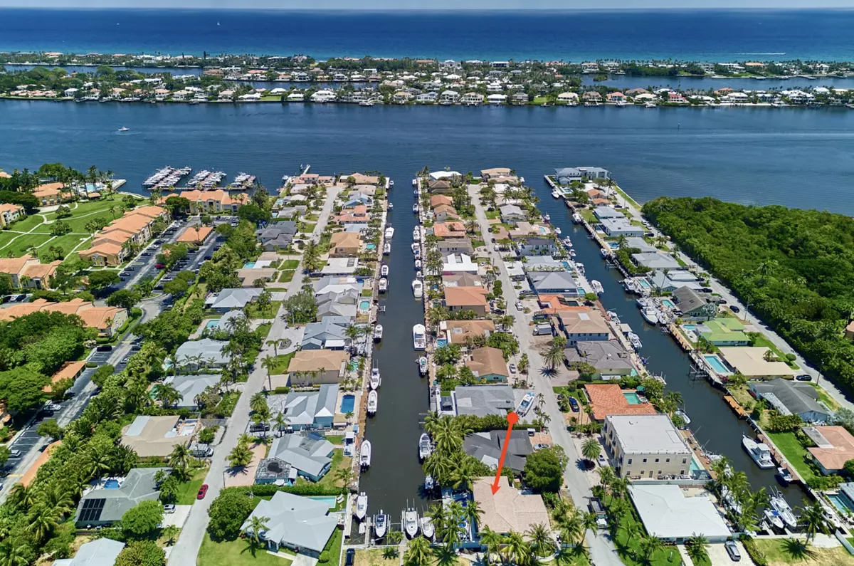 Hypoluxo, FL 33462,100 Neptune DR