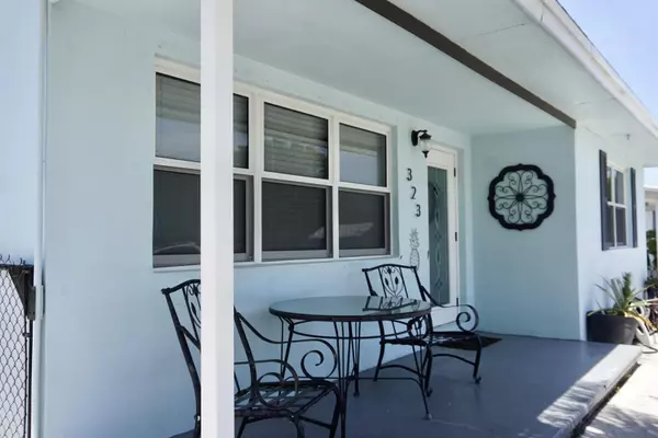 Lantana, FL 33462,323 W Pine ST