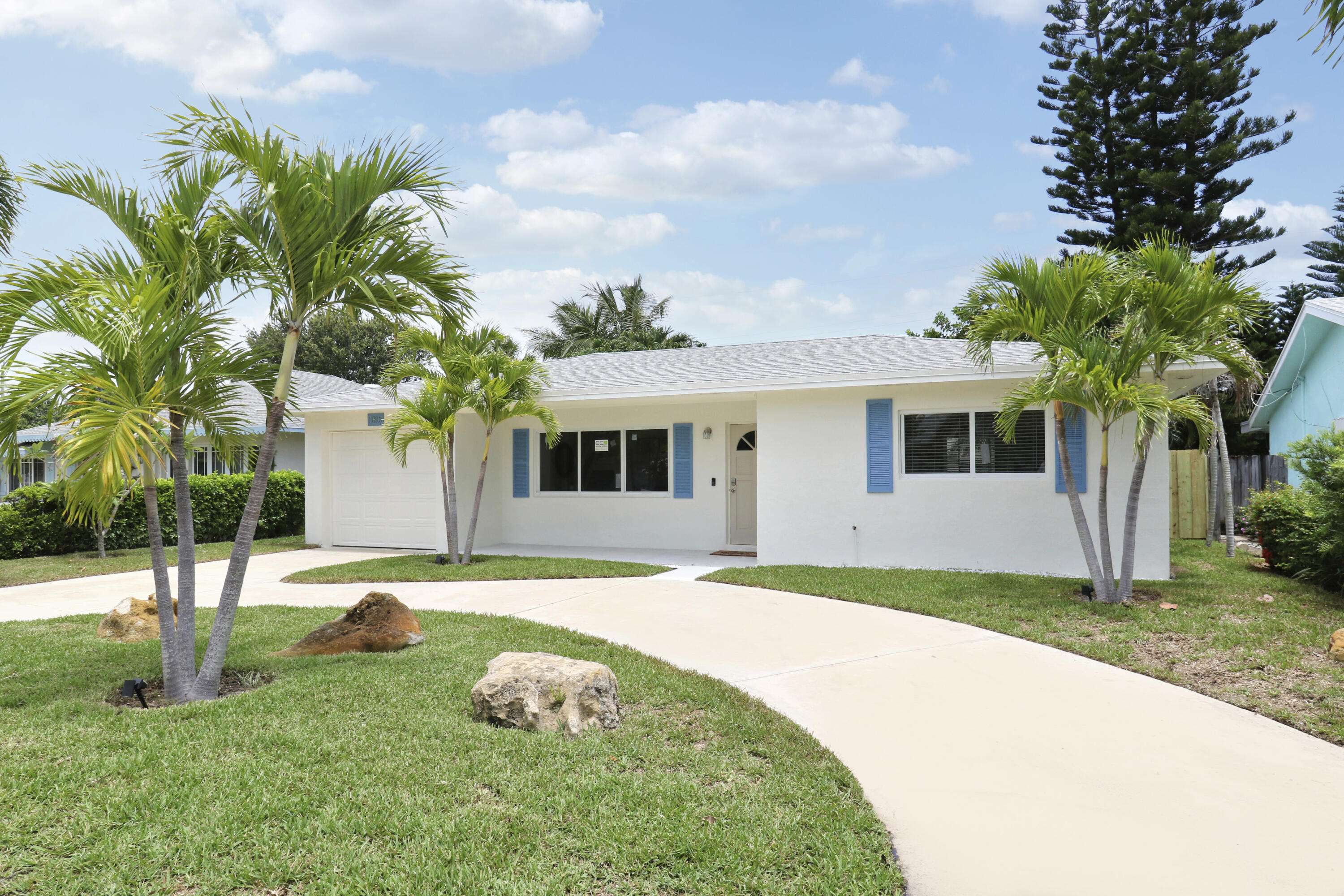 North Palm Beach, FL 33408,1893 Circle DR