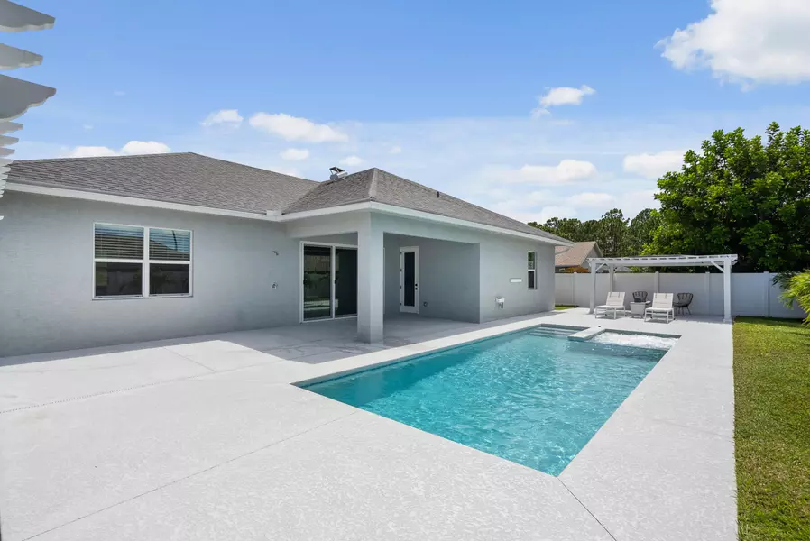 2265 SW Kenwick AVE, Port Saint Lucie, FL 34953