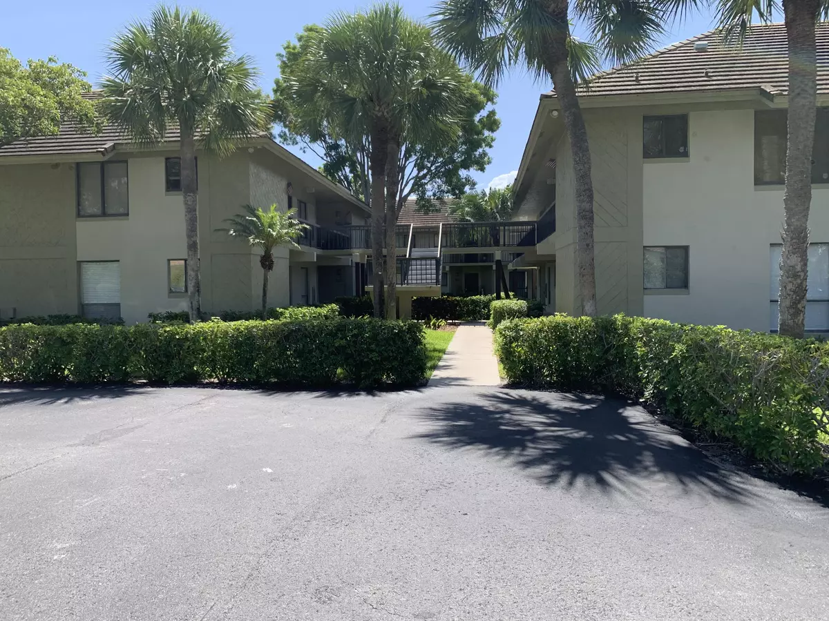 Boca Raton, FL 33487,159 NW 70 ST 504