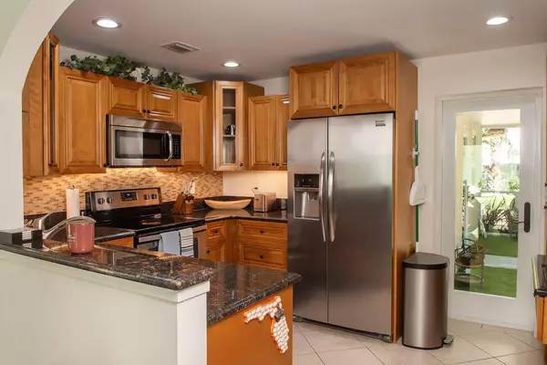 Lantana, FL 33462,129 E Hart ST