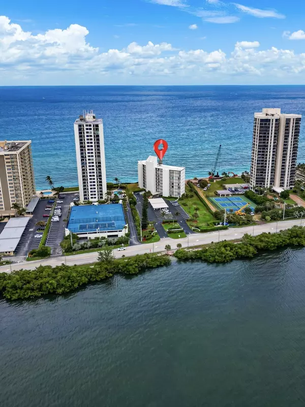 Singer Island, FL 33404,5400 N Ocean DR 4c