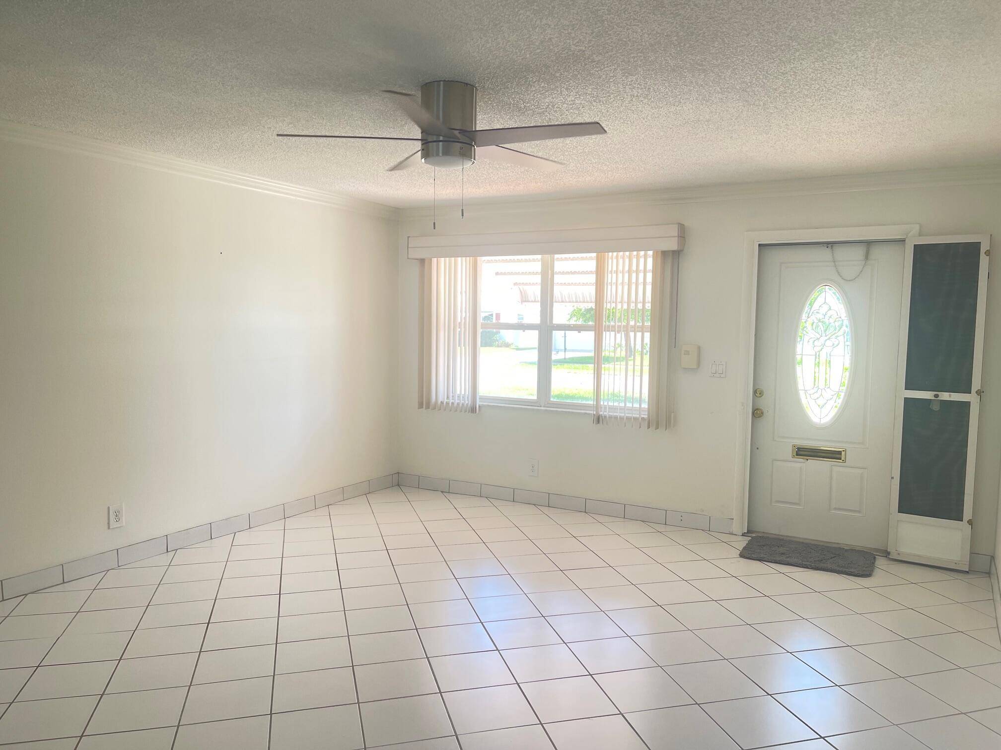 Boynton Beach, FL 33426,723 SW 18th ST