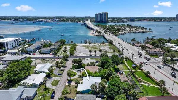 Riviera Beach, FL 33404,1130 Island RD
