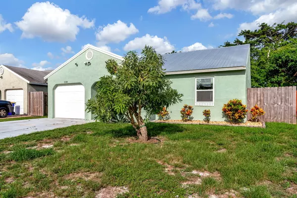Stuart, FL 34997,5914 SE Mitzi LN