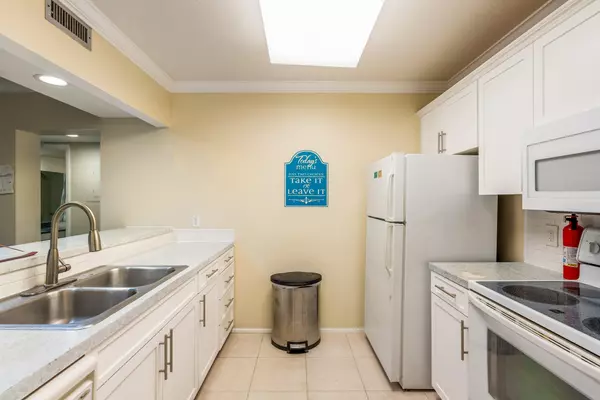 Vero Beach, FL 32966,6 Plantation DR 203