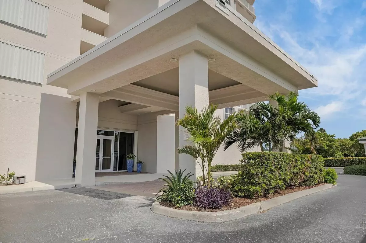 Hutchinson Island, FL 34949,5049 N A1a 1901