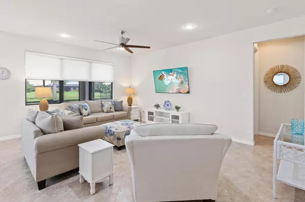 Port Saint Lucie, FL 34984,649 SE Monteiro DR