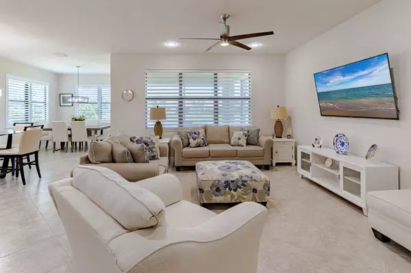 649 SE Monteiro DR, Port Saint Lucie, FL 34984