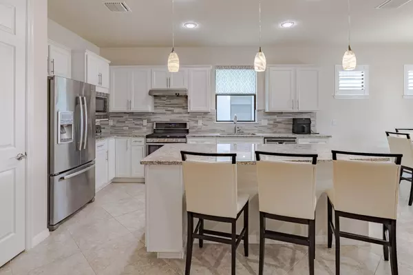 Port Saint Lucie, FL 34984,649 SE Monteiro DR