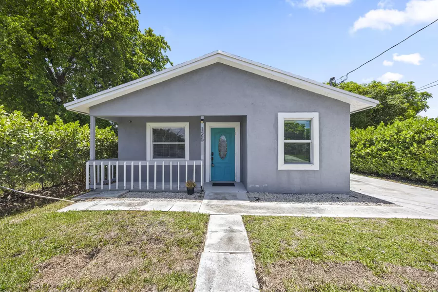 126 NW 6th AVE, Delray Beach, FL 33444