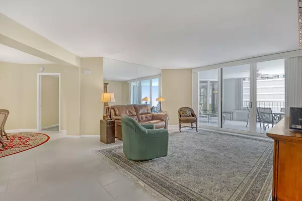 Singer Island, FL 33404,5200 N Ocean DR 703