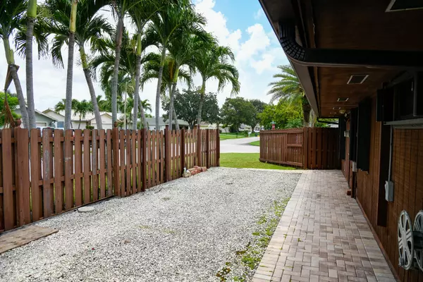 Palm Beach Gardens, FL 33410,4160 Cedar AVE