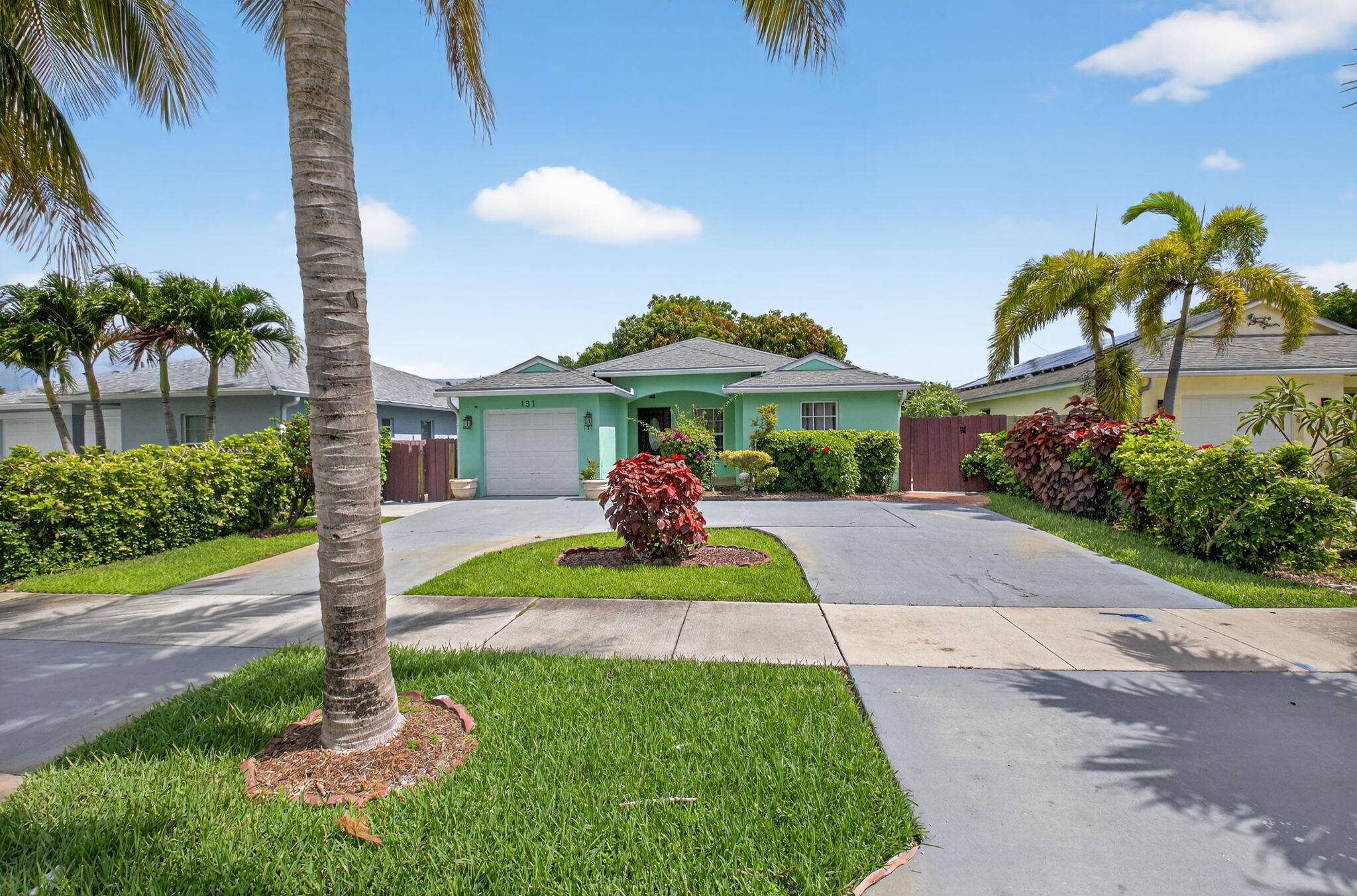 131 SW 1st AVE, Boynton Beach, FL 33435
